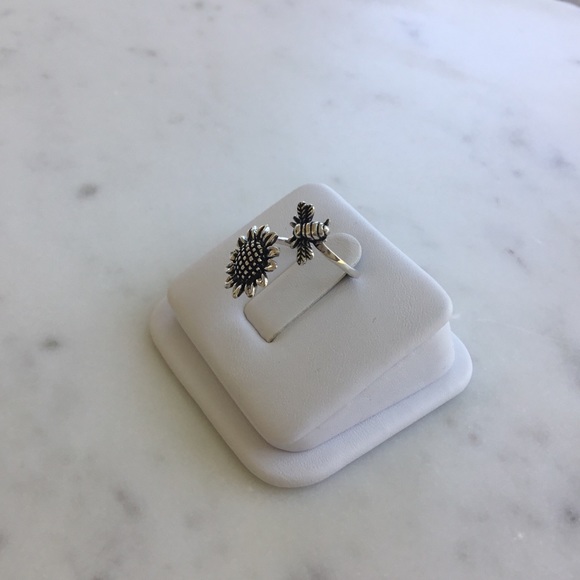 Sterling Silver Bee & Sunflower Ring - Picture 3 of 14
